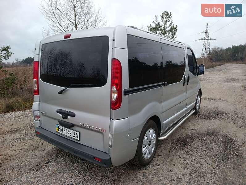 Минивэн Opel Vivaro 2010 в Ахтырке