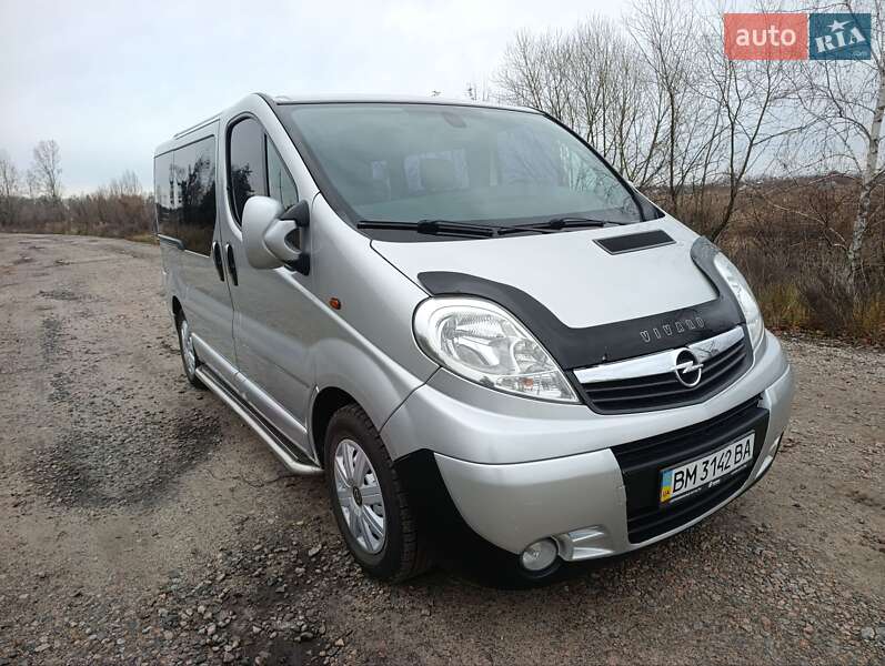 Минивэн Opel Vivaro 2010 в Ахтырке
