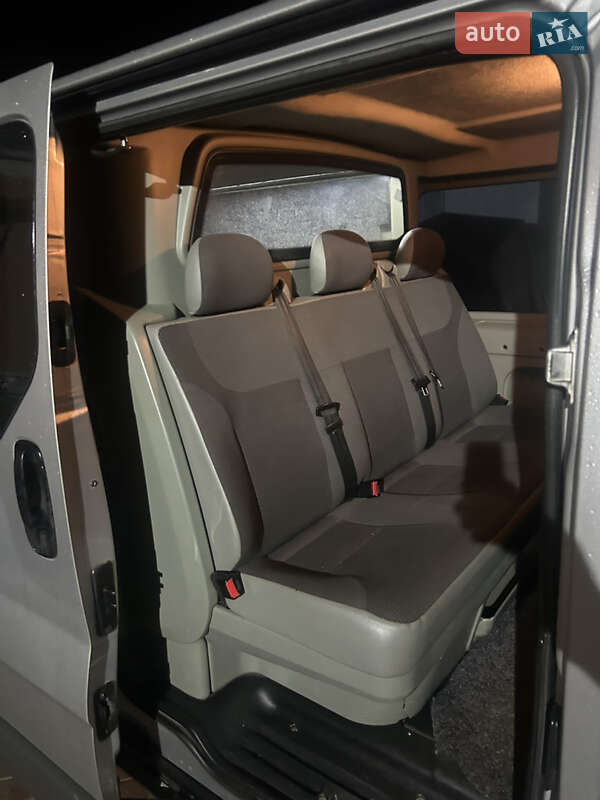 Вантажопасажирський фургон Opel Vivaro 2012 в Новій Ушиці