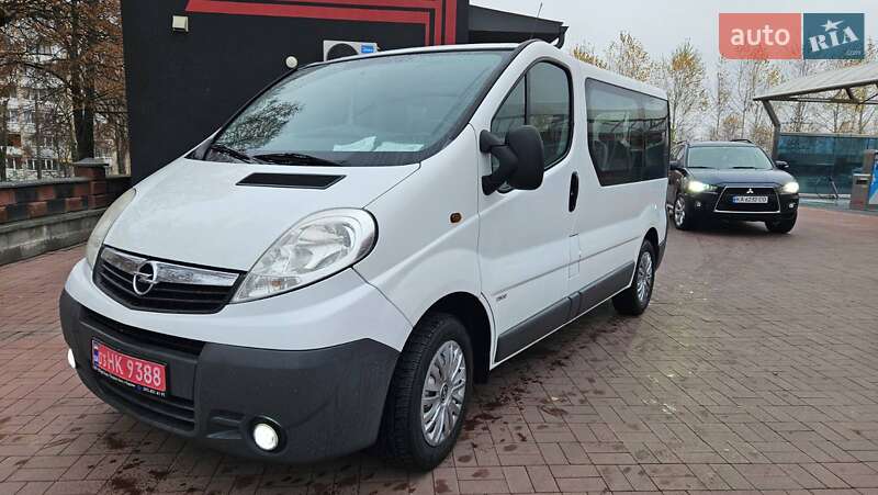 Opel Vivaro 2011