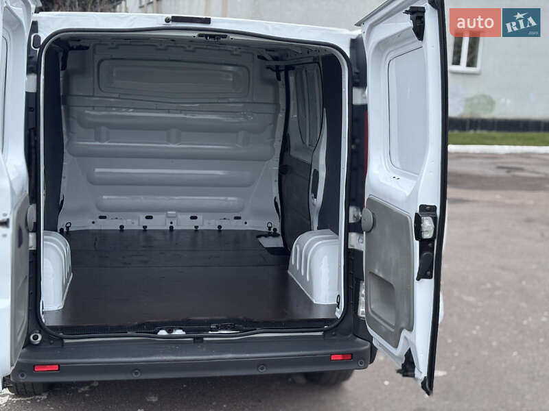 Грузовой фургон Opel Vivaro 2013 в Ровно