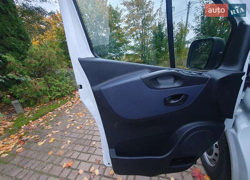 Минивэн Opel Vivaro 2016 в Киеве