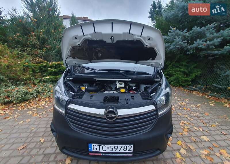 Минивэн Opel Vivaro 2016 в Киеве