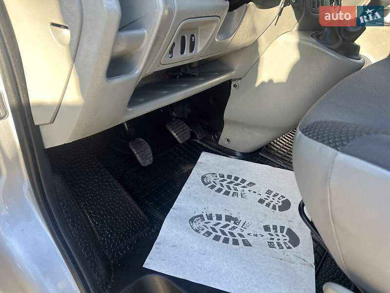 Минивэн Opel Vivaro 2014 в Луцке