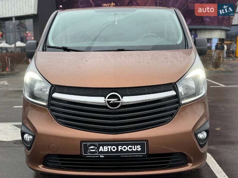 Минивэн Opel Vivaro 2017 в Киеве