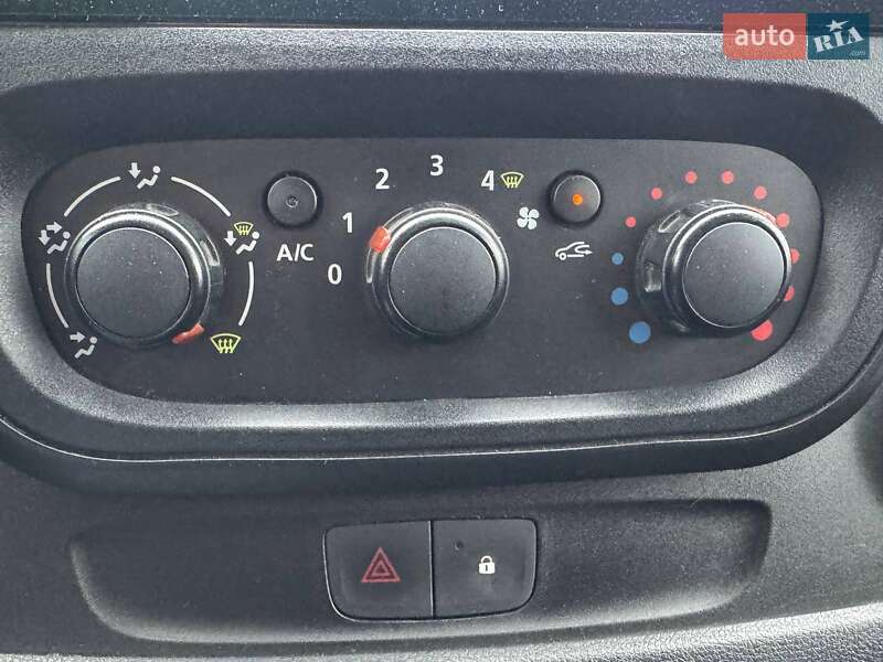 Минивэн Opel Vivaro 2017 в Киеве