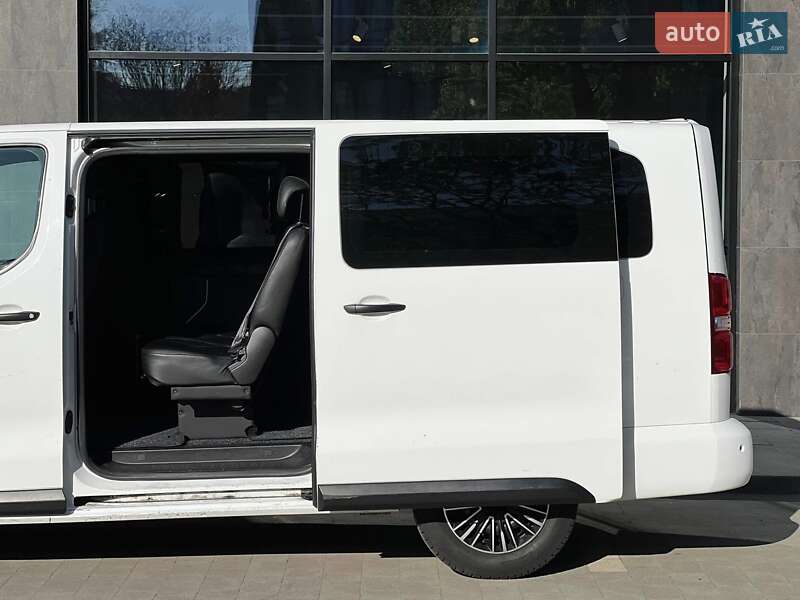 Мінівен Opel Vivaro 2019 в Ужгороді