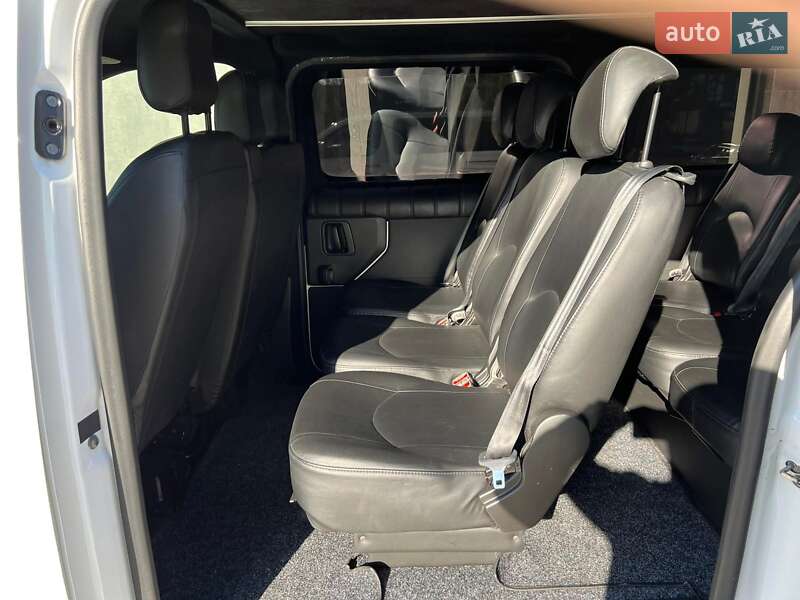 Мінівен Opel Vivaro 2019 в Ужгороді