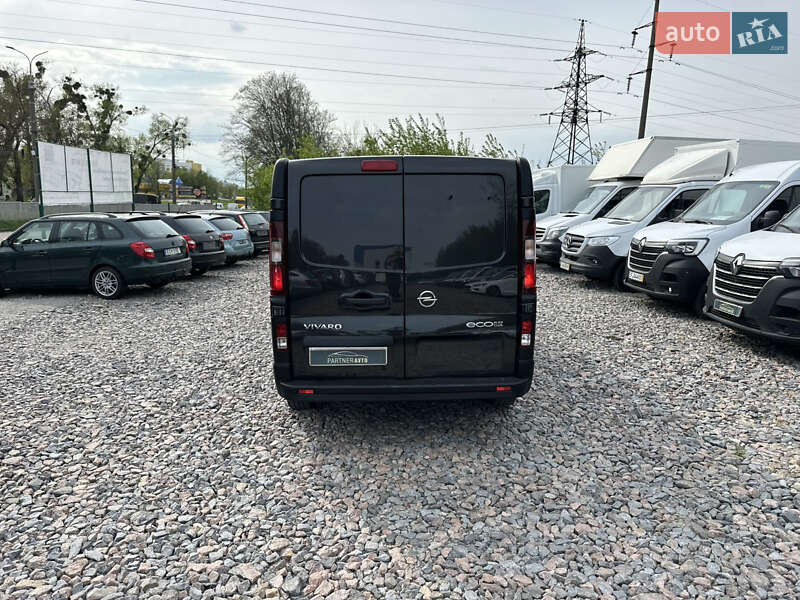Грузовой фургон Opel Vivaro 2016 в Ровно