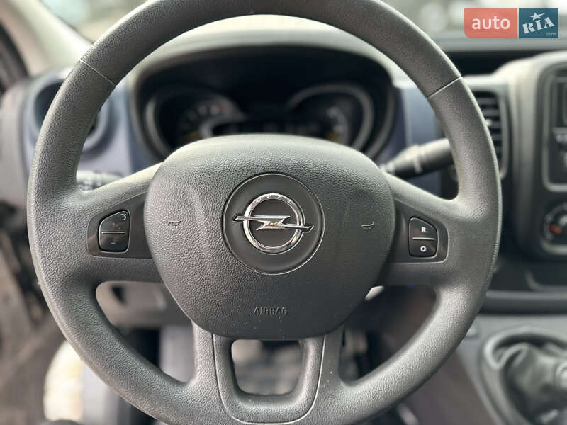 Грузовой фургон Opel Vivaro 2016 в Ровно