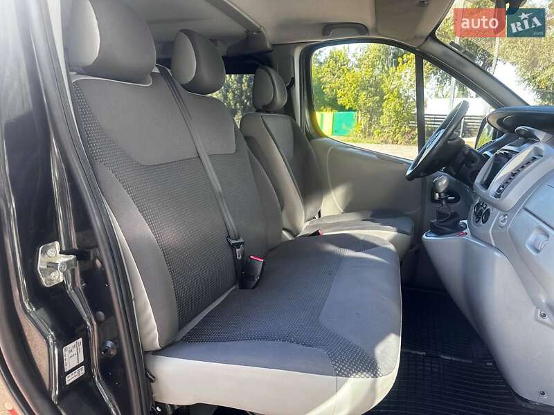 Мінівен Opel Vivaro 2008 в Дубні