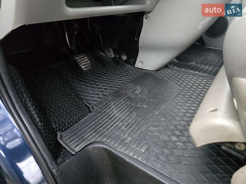 Мінівен Opel Vivaro 2006 в Запоріжжі