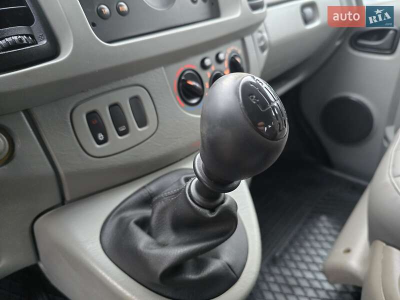 Мінівен Opel Vivaro 2006 в Запоріжжі