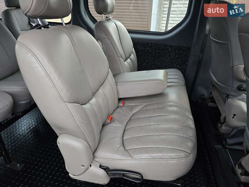 Мінівен Opel Vivaro 2006 в Запоріжжі