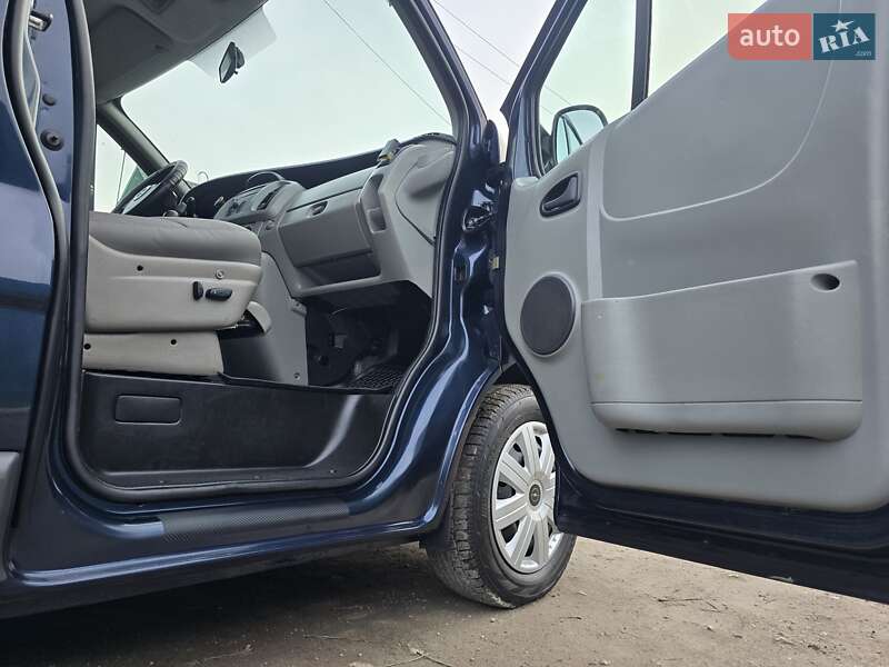 Мінівен Opel Vivaro 2006 в Запоріжжі