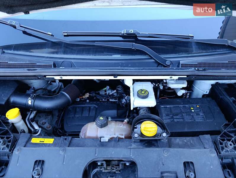 Минивэн Opel Vivaro 2015 в Черновцах