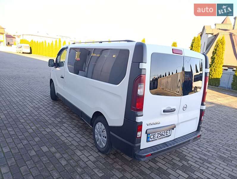 Минивэн Opel Vivaro 2015 в Черновцах