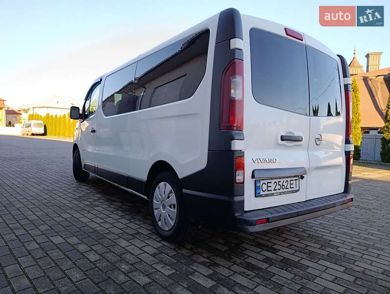 Минивэн Opel Vivaro 2015 в Черновцах