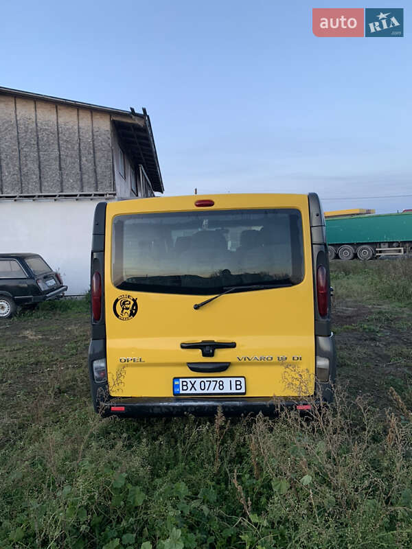 Минивэн Opel Vivaro 2004 в Теофиполе