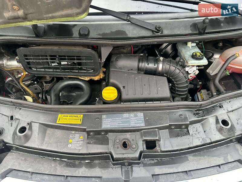 Минивэн Opel Vivaro 2013 в Луцке