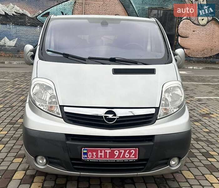 Минивэн Opel Vivaro 2013 в Луцке