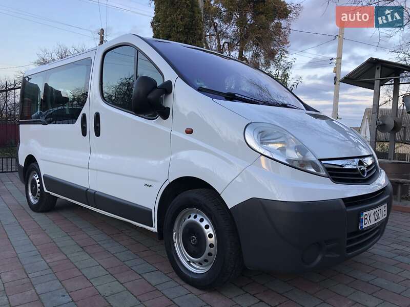 Минивэн Opel Vivaro 2012 в Красилове