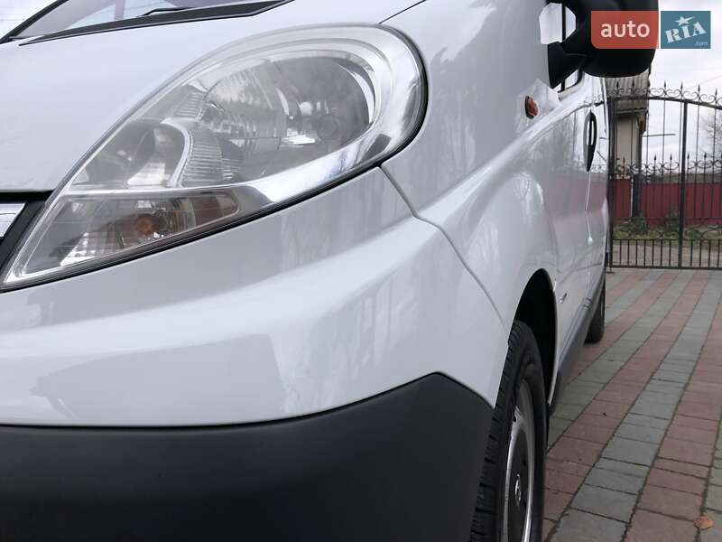 Минивэн Opel Vivaro 2012 в Красилове