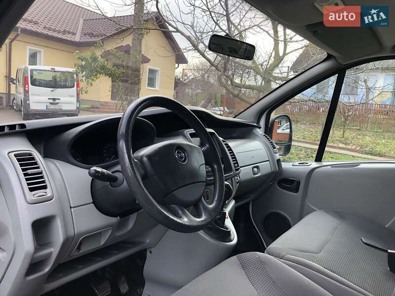 Минивэн Opel Vivaro 2012 в Красилове