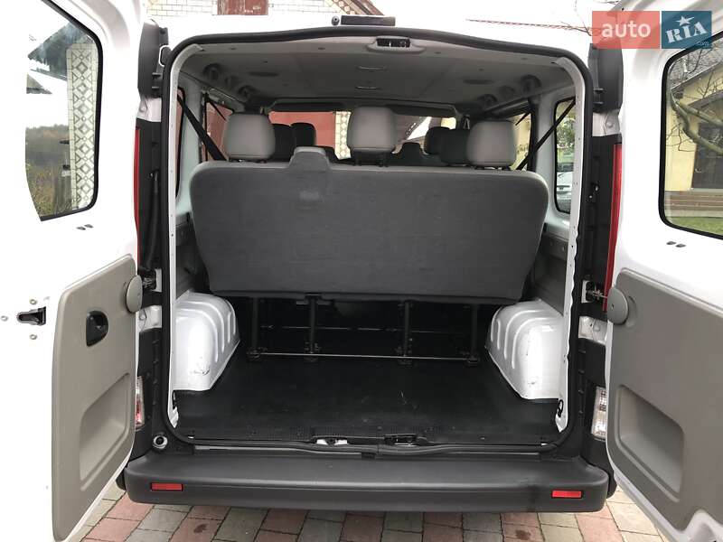 Минивэн Opel Vivaro 2012 в Красилове