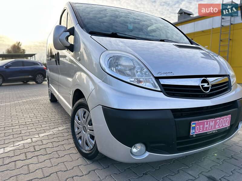 Минивэн Opel Vivaro 2013 в Дубно