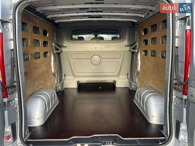 Минивэн Opel Vivaro 2013 в Дубно