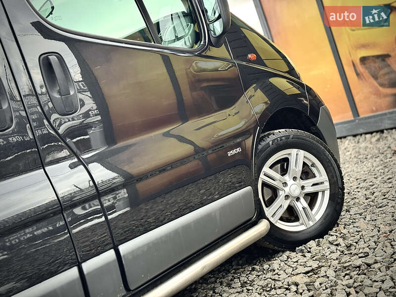 Минивэн Opel Vivaro 2012 в Стрые