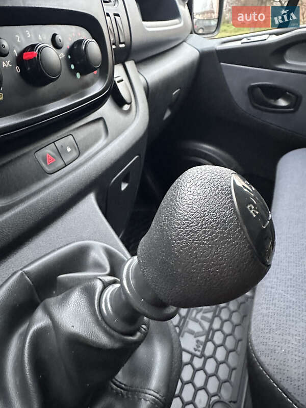 Мінівен Opel Vivaro 2017 в Дубні