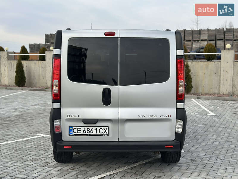 Мінівен Opel Vivaro 2013 в Чернівцях