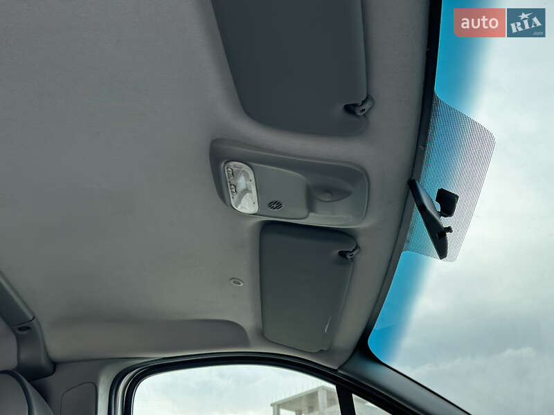 Мінівен Opel Vivaro 2013 в Чернівцях