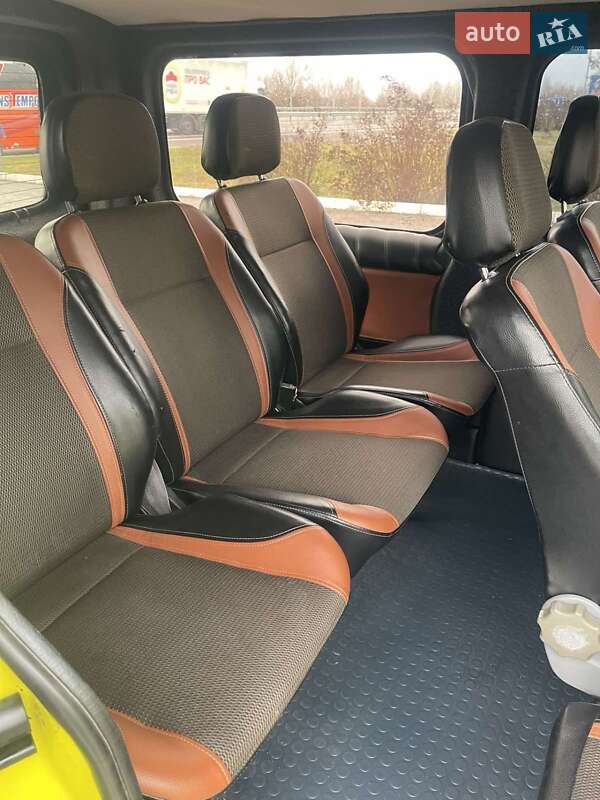 Мінівен Opel Vivaro 2009 в Звягелі