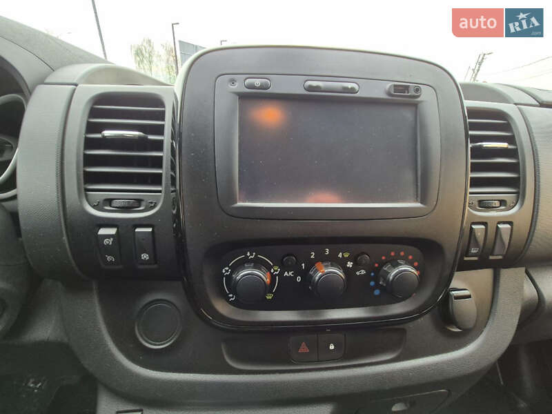 Грузовой фургон Opel Vivaro 2015 в Ровно