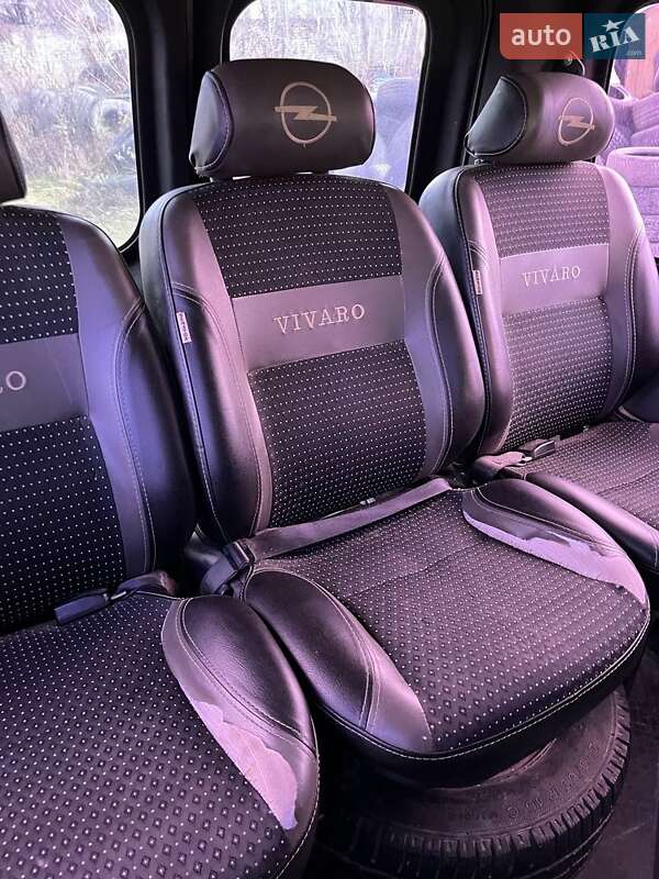 Мінівен Opel Vivaro 2004 в Новояворівську