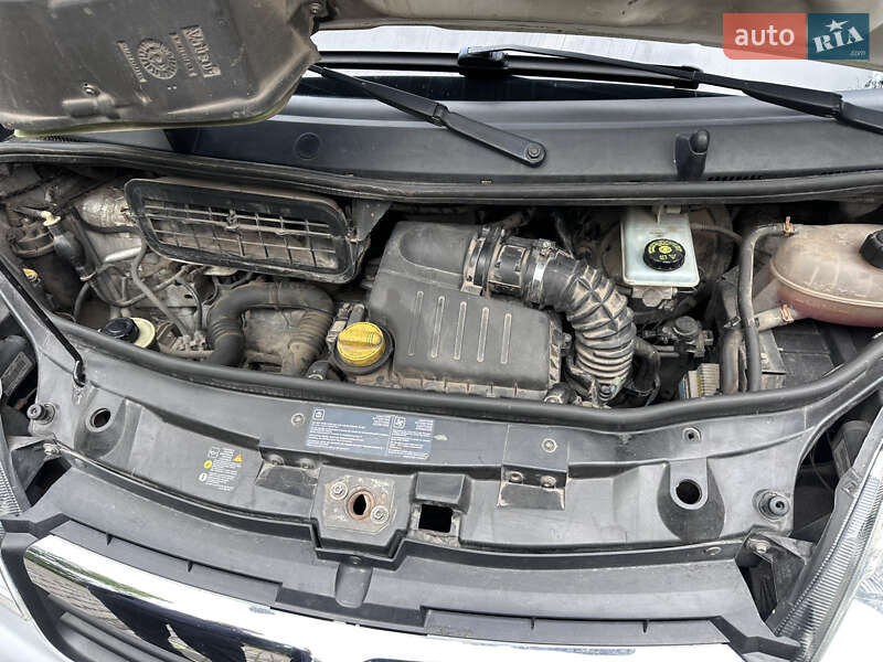 Минивэн Opel Vivaro 2010 в Самборе