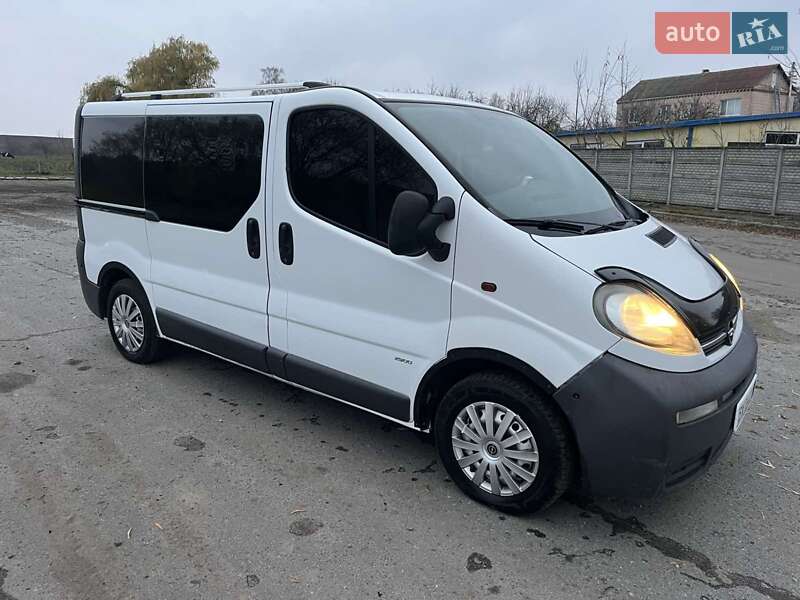 Минивэн Opel Vivaro 2001 в Теофиполе