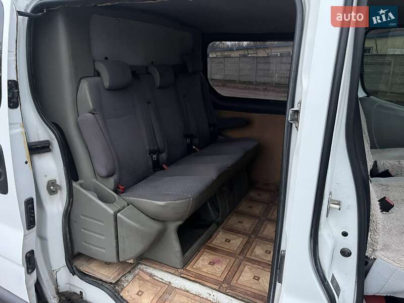 Минивэн Opel Vivaro 2001 в Теофиполе