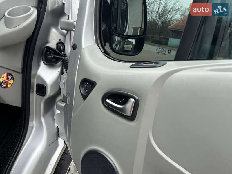 Мінівен Opel Vivaro 2012 в Ковелі фото 45 Мінівен Opel Vivaro 2012 в Ковелі