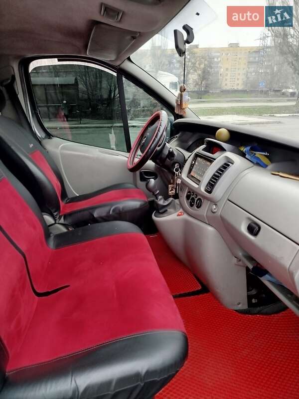 Минивэн Opel Vivaro 2004 в Подгородном