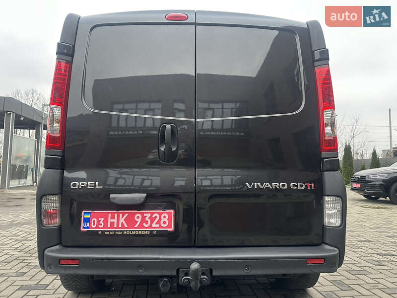 Грузовой фургон Opel Vivaro 2012 в Ровно