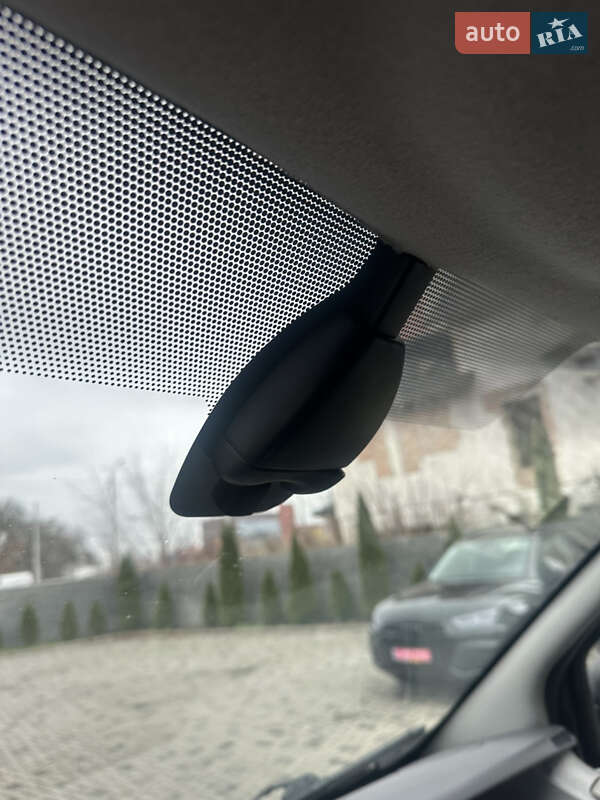 Грузовой фургон Opel Vivaro 2012 в Ровно