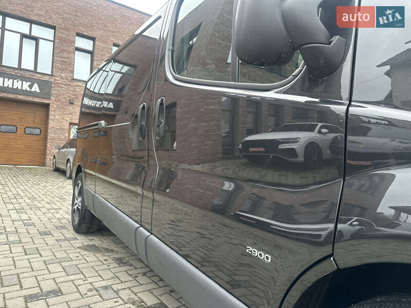 Грузовой фургон Opel Vivaro 2012 в Ровно