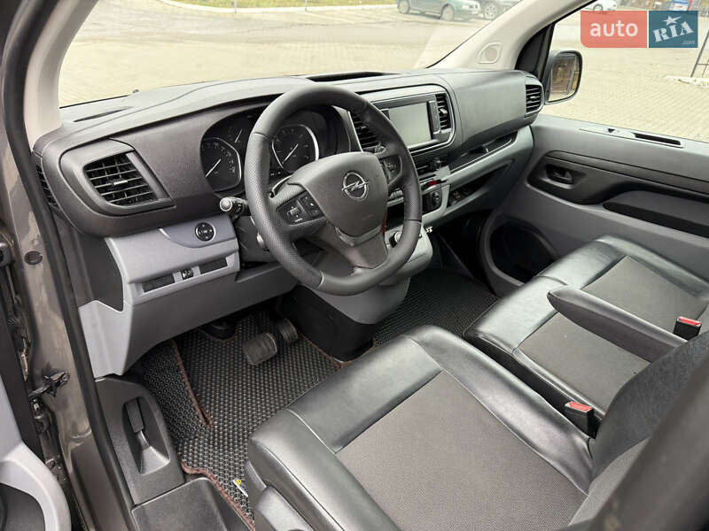 Вантажний фургон Opel Vivaro 2020 в Рівному