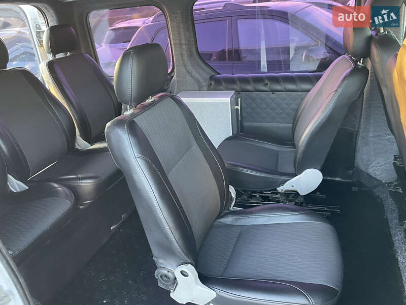 Минивэн Opel Vivaro 2006 в Староконстантинове