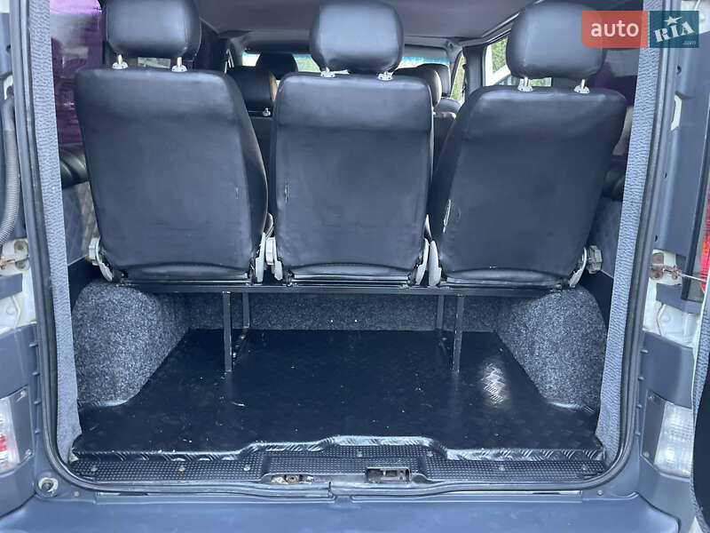 Минивэн Opel Vivaro 2006 в Староконстантинове