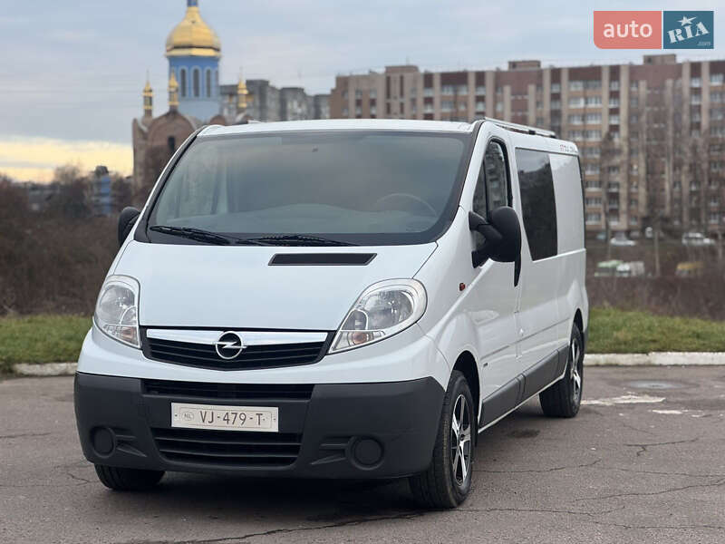 Минивэн Opel Vivaro 2014 в Ровно